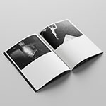 Double page du livre photo : Gwel. Avec deux photos en noir et blanc, un goeland et un jeune garçon qui saute dans l'eau